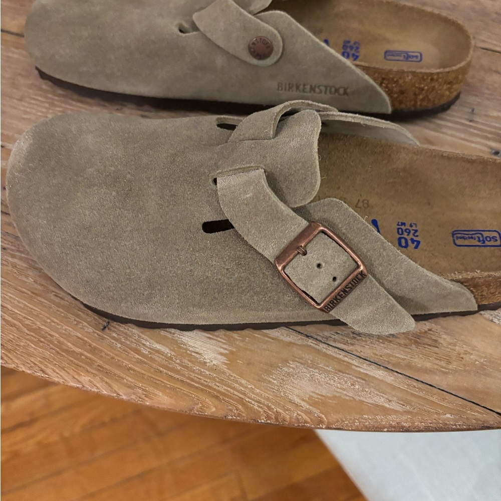 New in Box Women’s Birkenstock Boston Clogs Taupe Soft Bed SZ 40 - Picture 8 of 11